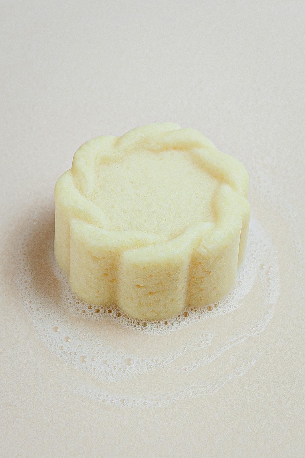 Bulle 2-in-1 Solid Shampoo, Conditioner & Shower Gel