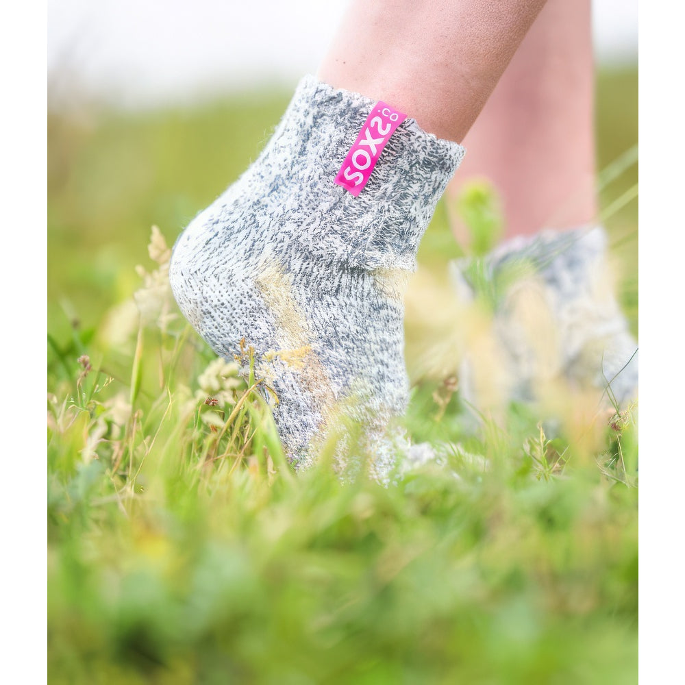 Graue Wolle Damensocken Bubblegum, Kurzsocke