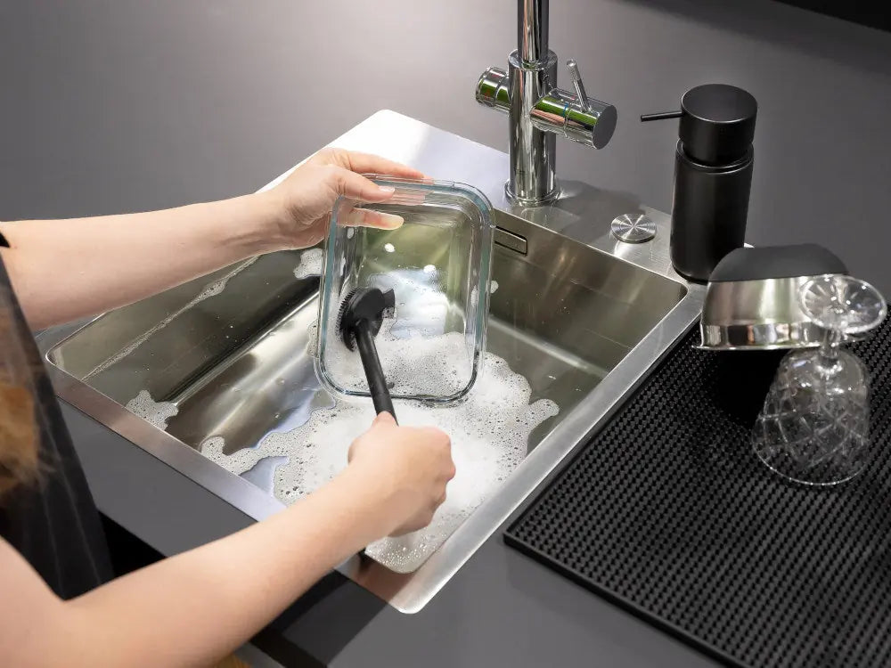Wenko - Cuvo Black Dish Brush - Effortless Cleaning Power ✨🧼