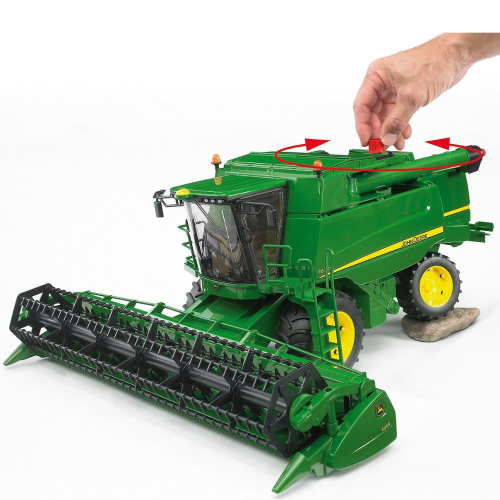 John Deere Mähdrescher T670i