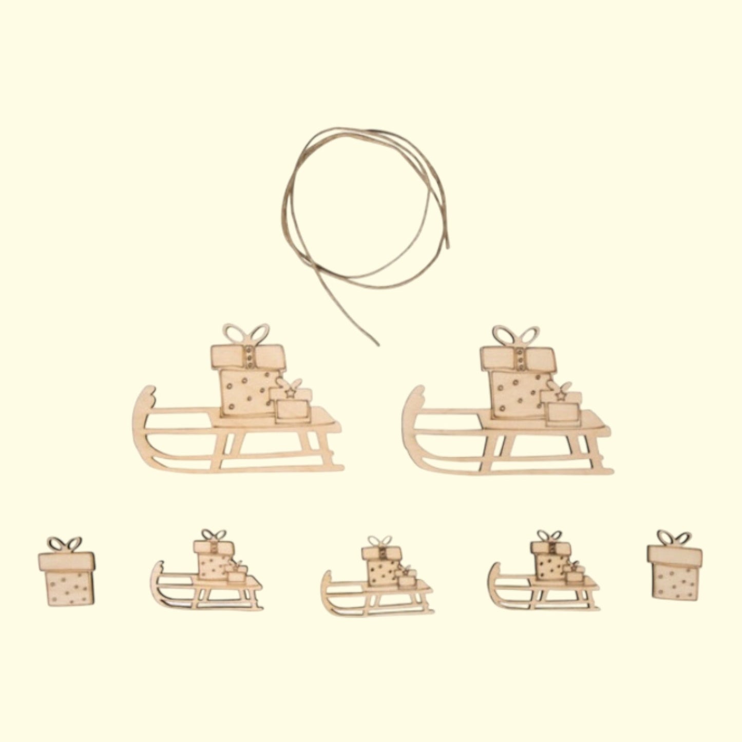 Rayher Holz Deko Schlitten, FSC Mix Credit, 4–7,5 cm, mit Kordel 0,5 m, 7 Stück