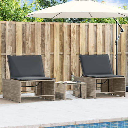 Sonnenliegen 2 Stk. mit Tisch Hellgrau Poly Rattan