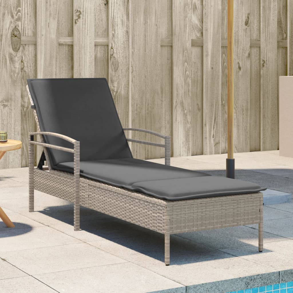 Sonnenliege mit Auflage Hellgrau 63x200x81 cm Poly Rattan