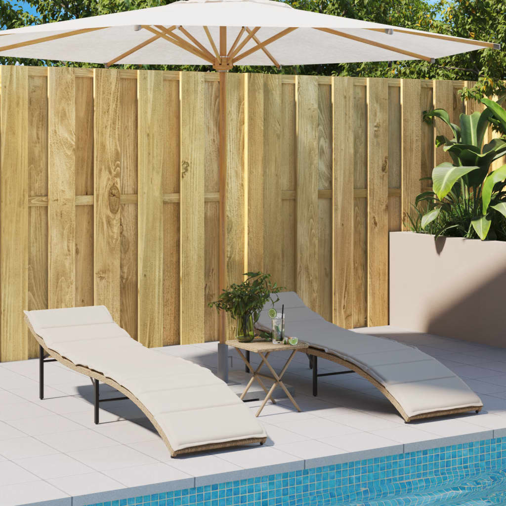 Sonnenliegen 2 Stk. mit Tisch Beige Poly Rattan