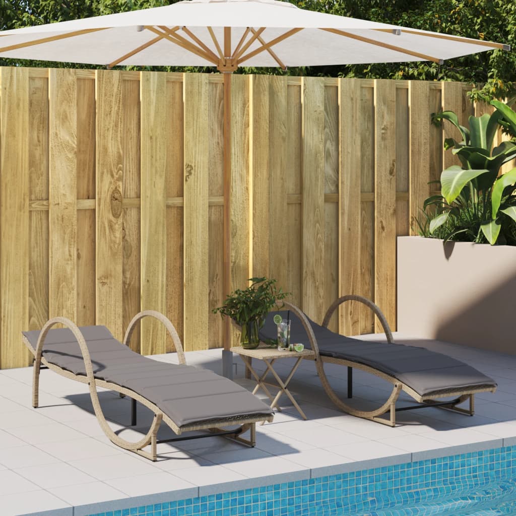 Sonnenliegen 2 Stk. mit Tisch Beige Poly Rattan