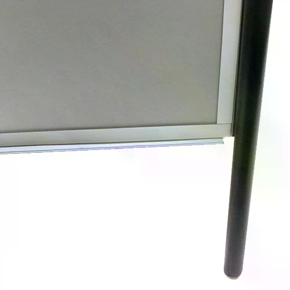 Kundenstopper Stahlrohr Classic mit Logoschild, Outdoor