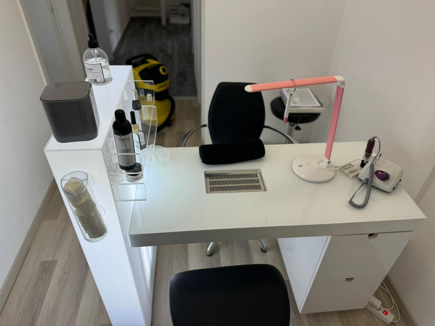 Manikürtisch Modell Gloss