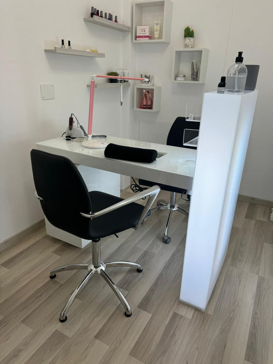 Manikürtisch Modell Gloss