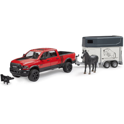 RAM 2500 Power Wagon mit Pferdanhänger & Pferd