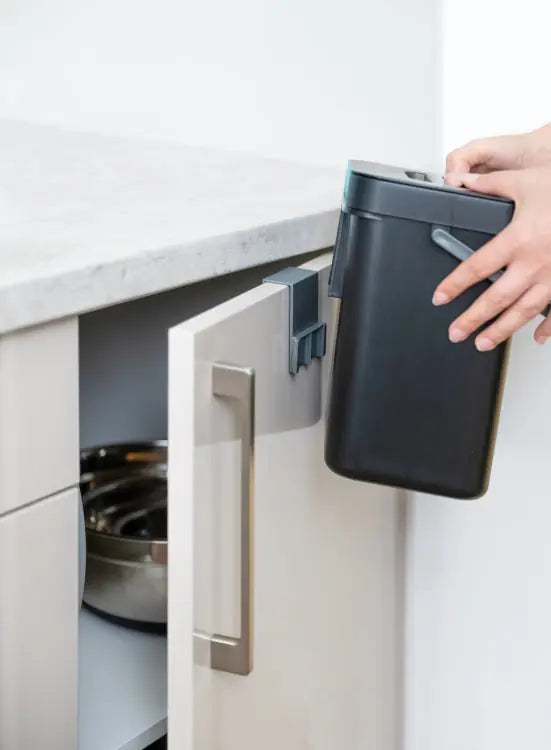 Wenko - Tago 5.0L Trash Bin - Compact & Versatile 🗑️
